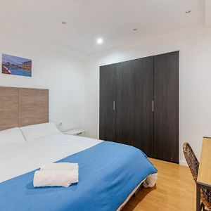 Kamer met een Queen Size Bed